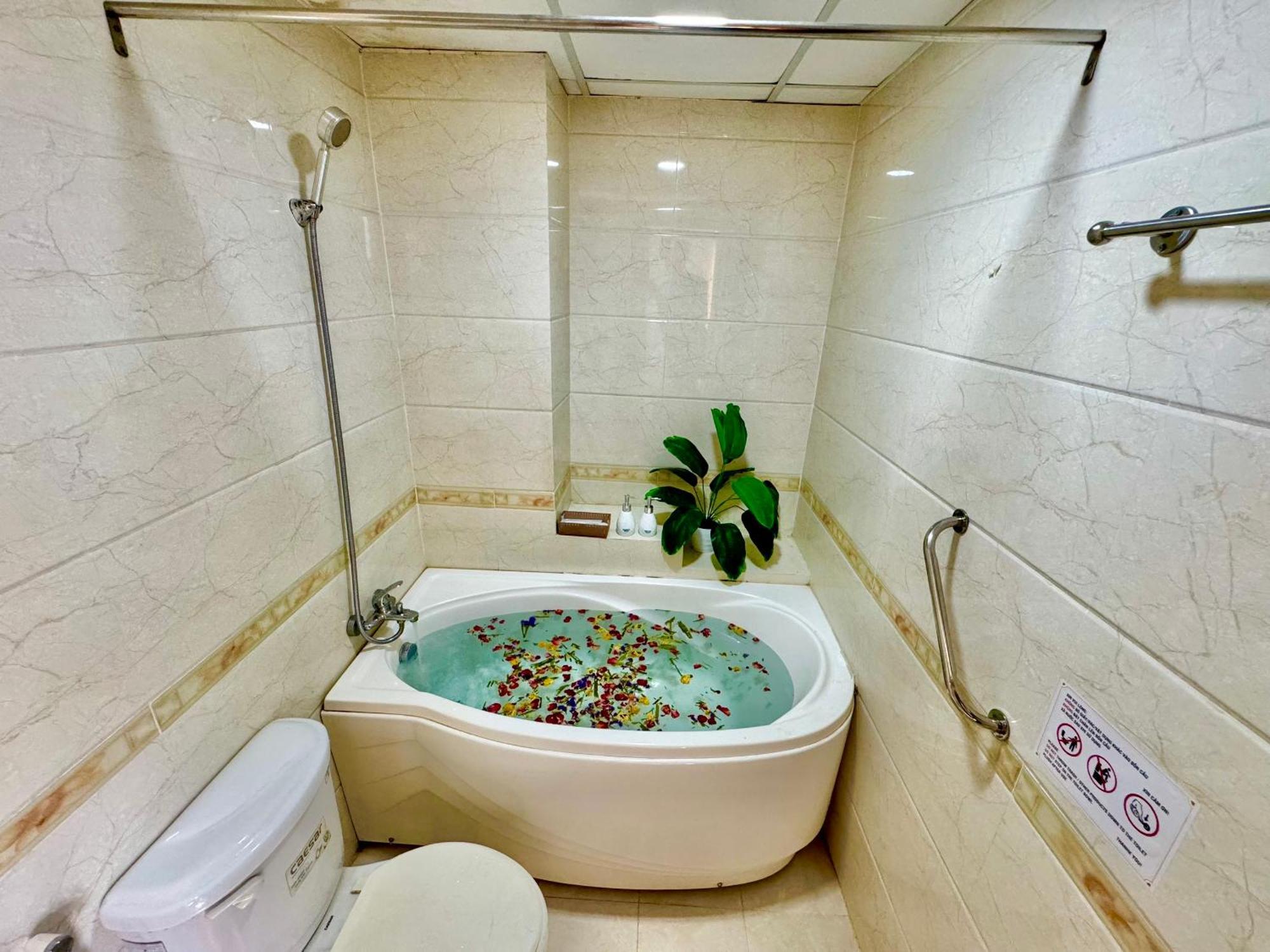 הו צ'י מין סיטי Anh Thien Sai Gon Central Hotel - District 1 מראה חיצוני תמונה